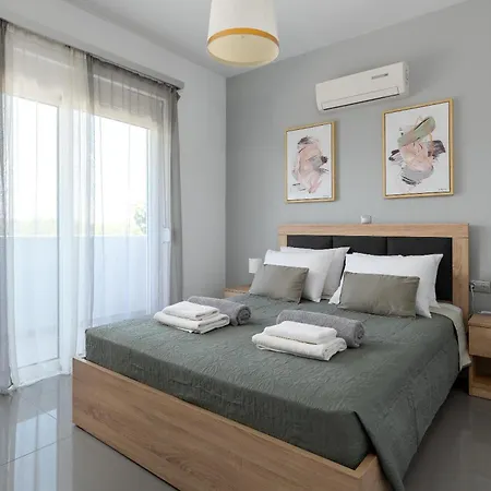 Niovis Villa *